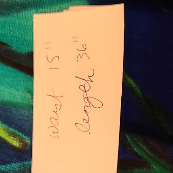 *HOST PICK* CLIO II Tropical Ocean Colors Skirt - Picture 2 of 3